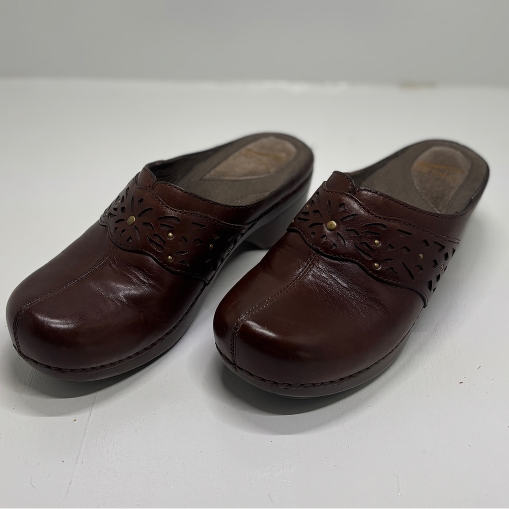 Dansko Tooled Leather Clogs Women's 38 US 7.5 8 Brown Walnut Cutout Mule Comfort - Picture 3 of 14